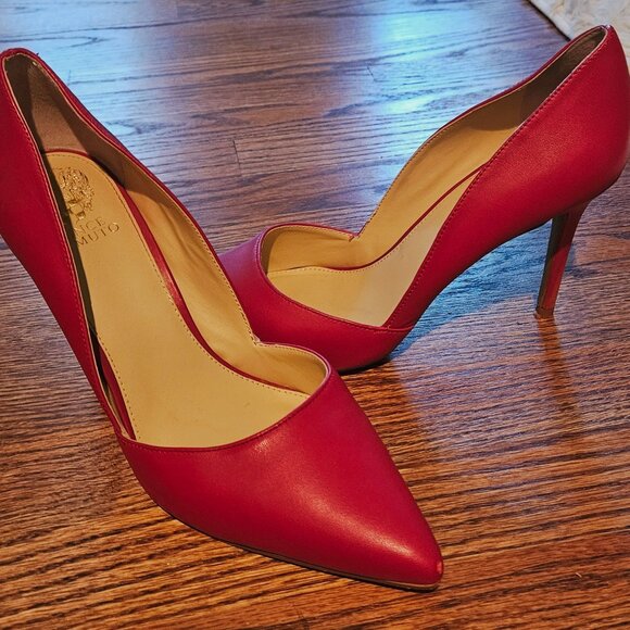 Red pointed-toe heels - Picture 1 of 2